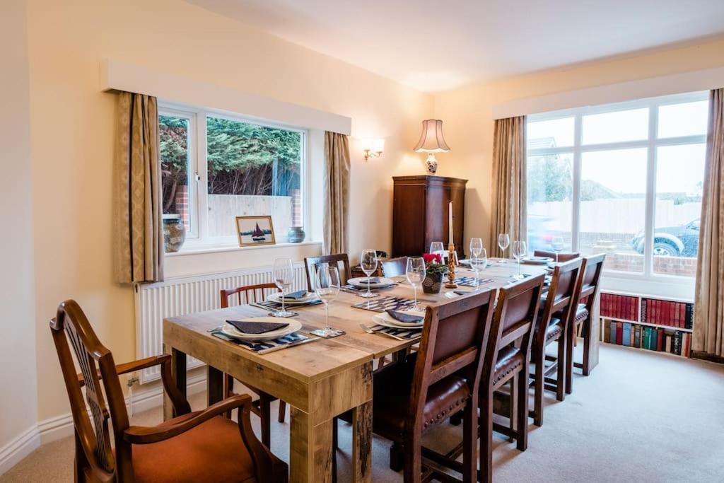 Spacious Home, Minutes Fom The Beach, Free Parking, Large Garden Area, Pets Welcome! Whitstable Exterior photo