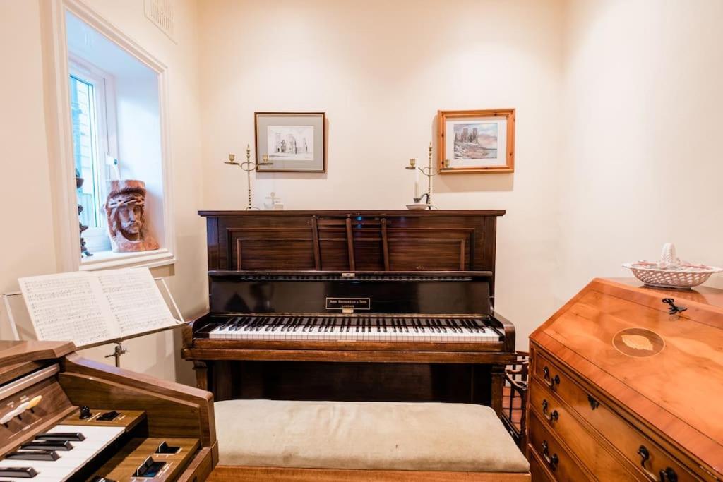 Spacious Home, Minutes Fom The Beach, Free Parking, Large Garden Area, Pets Welcome! Whitstable Exterior photo